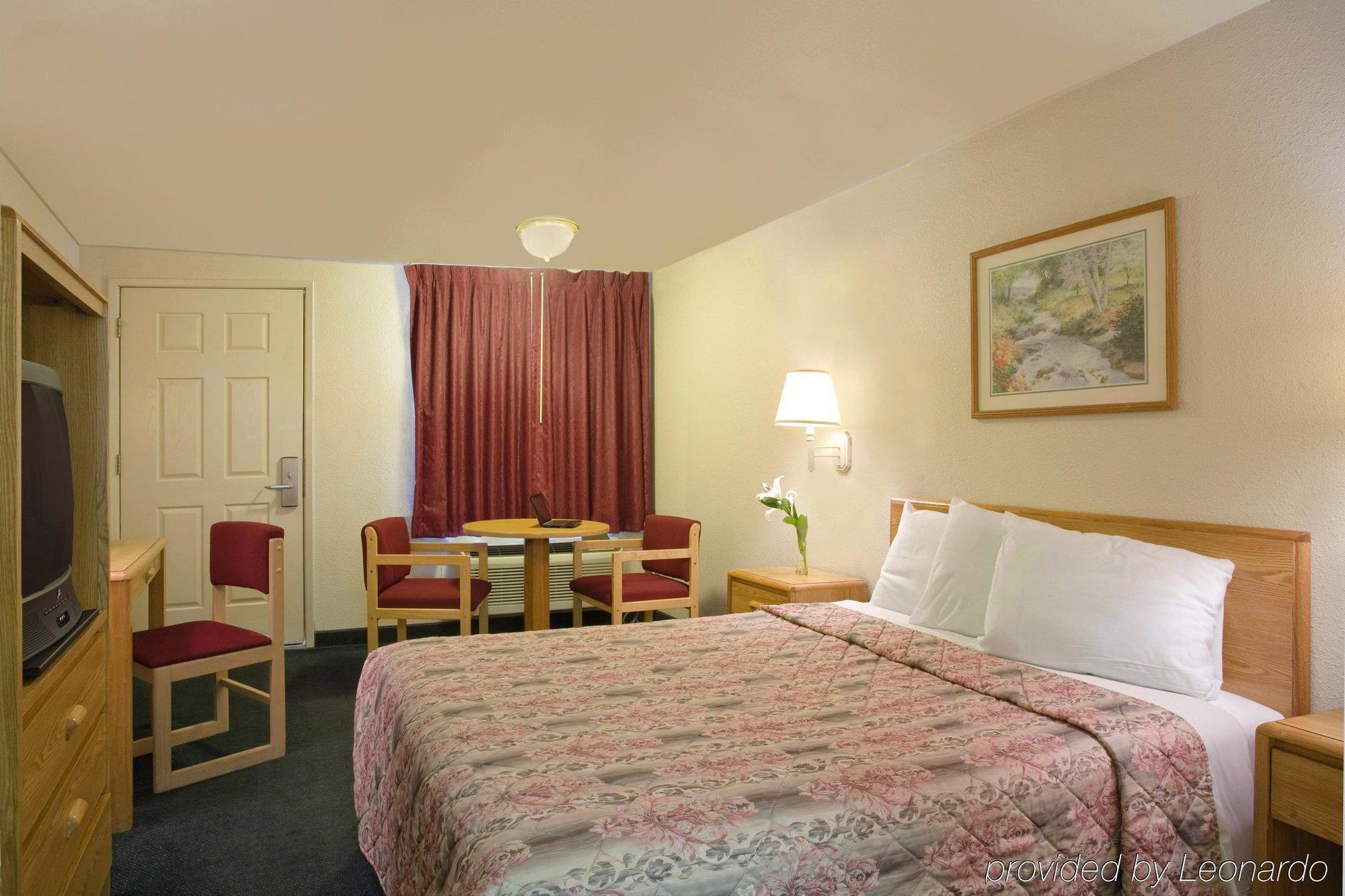 Turlock Inn Room photo