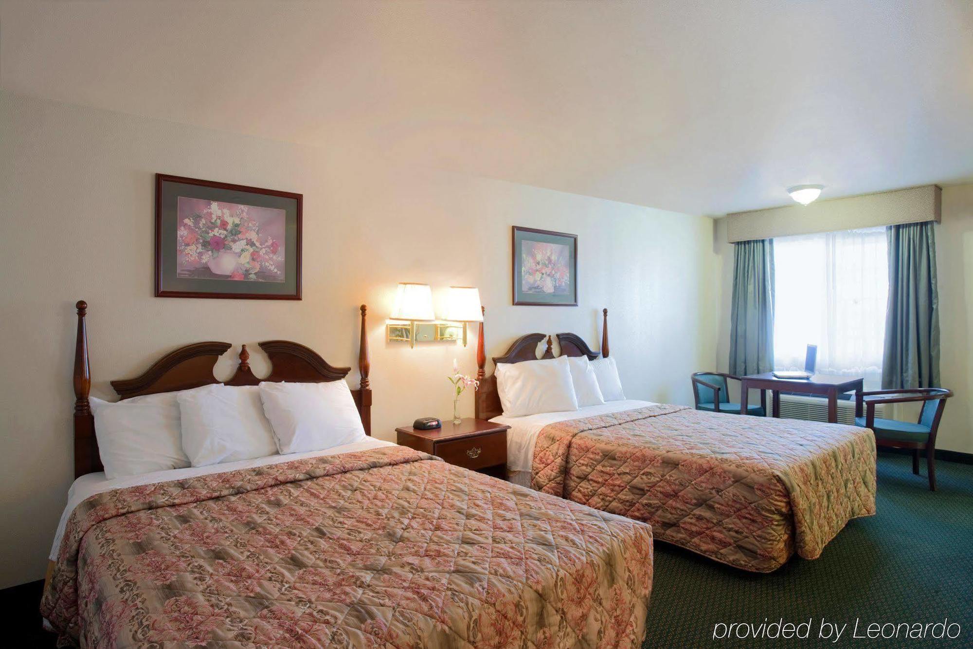 Turlock Inn Room photo